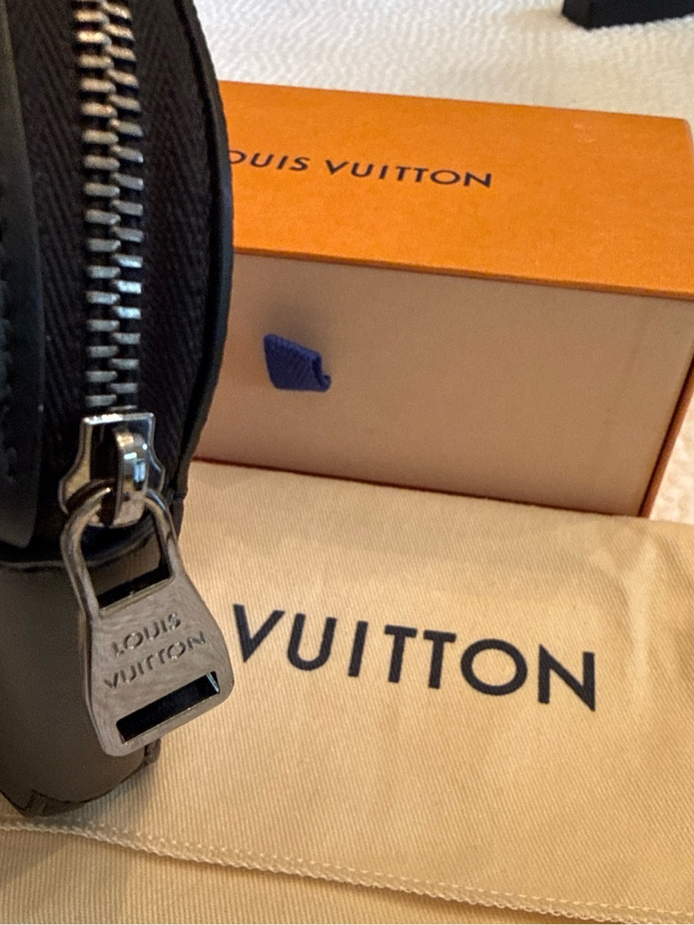 Louis Vuitton Black Monogram Eclipse Sunglasses Pouch GM AUTHENTIC - Picture 6 of 9